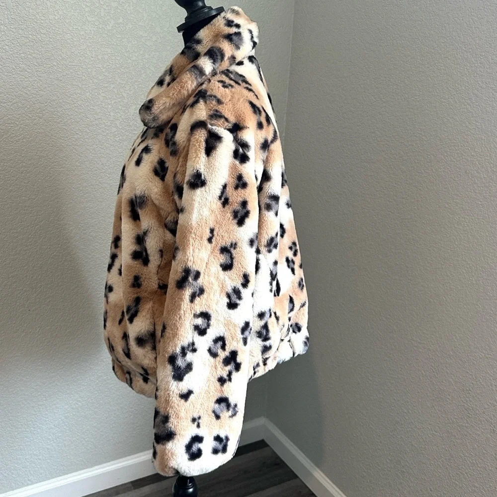 Catherine Malandrino Cheetah Print Faux Fur Jacket - Picture 4 of 7